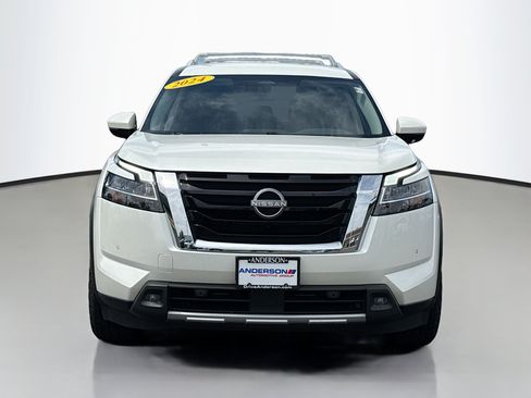 Used 2024 Nissan Pathfinder SL AWD/4WD image 18