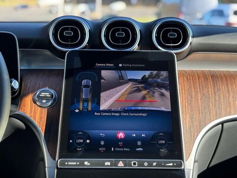 Used 2026 Mercedes-Benz GLC 300 4MATIC image 34