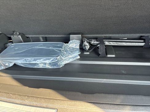 Used 2023 Cadillac Escalade V AWD/4WD image 37
