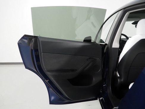 Used 2025 Tesla Model Y Long Range image 52