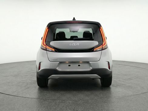 Used 2025 Kia Soul LX w/ LX Technology Package FWD image 7