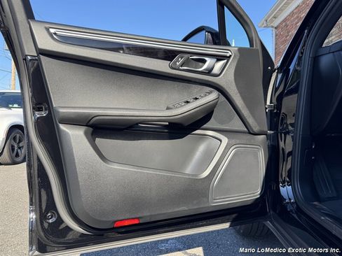 Used 2021 Porsche Macan image 27