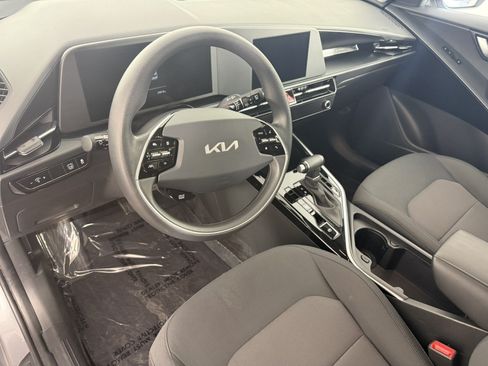 Used 2025 Kia Niro LX FWD image 15