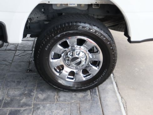 Used 2024 Ford F250 Lariat w/ Chrome Package image 10