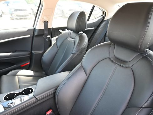 Used 2025 Genesis G70 2.5T RWD image 12