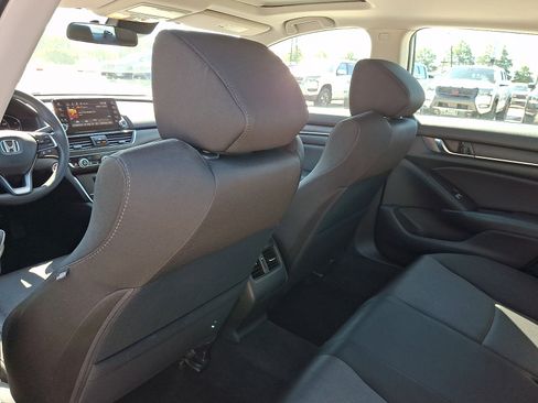 Used 2018 Honda Accord EX image 13