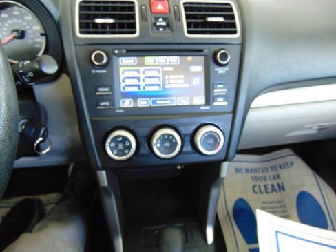 Used 2017 Subaru Forester 2.5i w/ Alloy Wheel Package AWD/4WD image 14