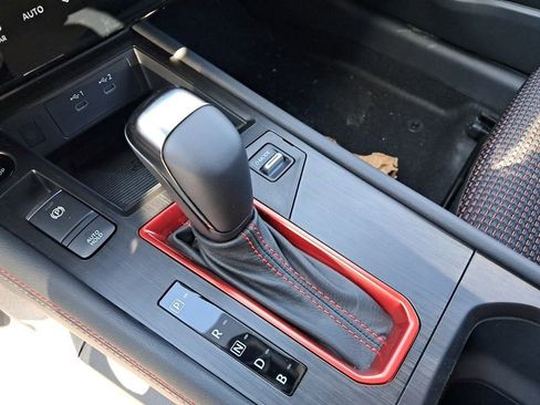 New 2025 Nissan Kicks SR image 25