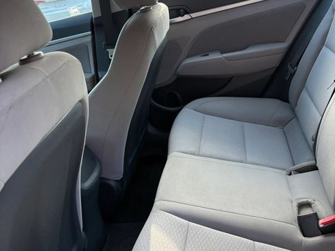 Used 2020 Hyundai Elantra SEL FWD image 23