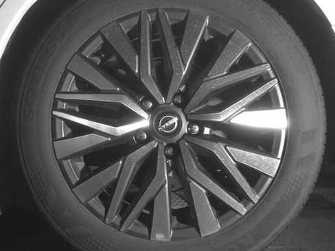 Used 2025 Nissan Altima 2.5 SV FWD image 14