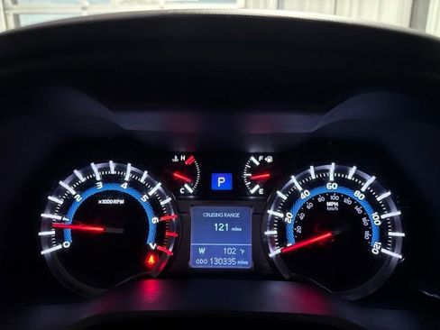 Used 2018 Toyota 4Runner TRD Off-Road w/ TRD Performance Package AWD/4WD image 8