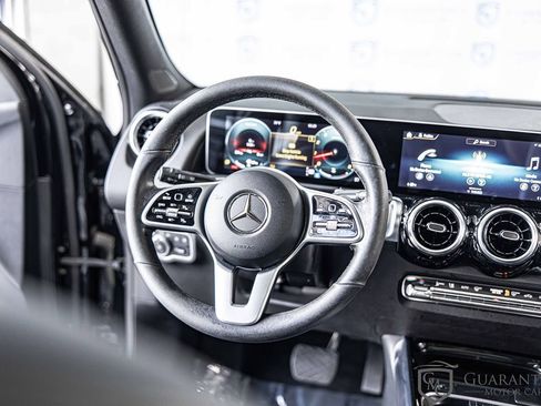 Used 2021 Mercedes-Benz GLB 250 4MATIC w/ Premium Package image 37