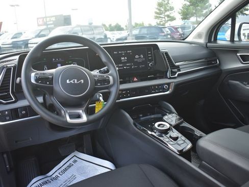 Used 2023 Kia Sportage LX AWD/4WD image 17