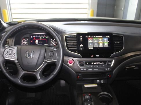 Used 2023 Honda Passport TrailSport image 25
