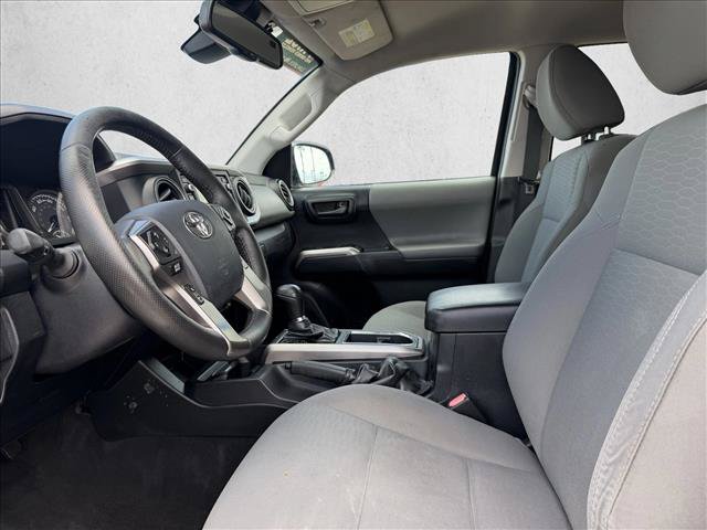 Used 2018 Toyota Tacoma SR5 AWD/4WD image 10