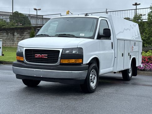 New 2025 GMC Savana 3500 w/ Power Convenience Package image 5