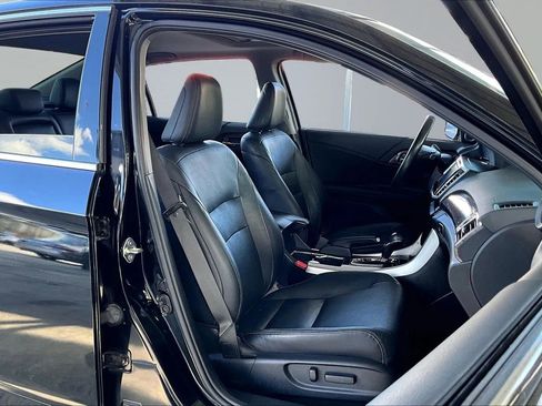 Used 2017 Honda Accord Touring image 26