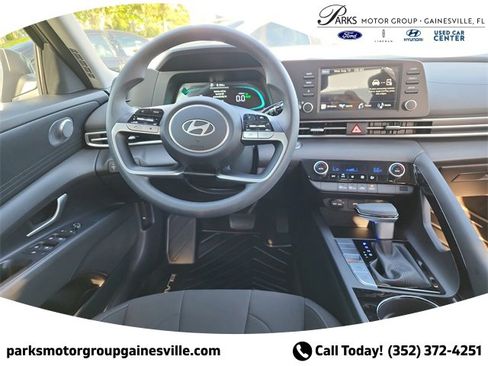 New 2025 Hyundai Elantra Blue image 9