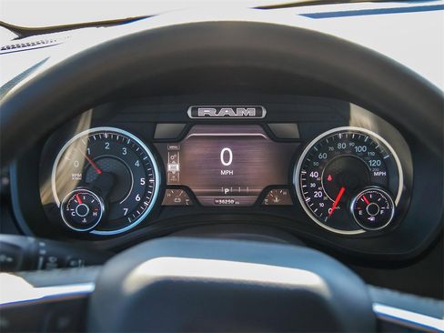 Used 2025 RAM 1500 Laramie image 34