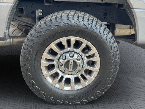 Used 2021 Ford F250 XLT w/ XLT Premium Package image 28