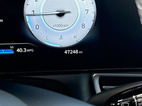 Used 2025 Hyundai Elantra Limited FWD image 37