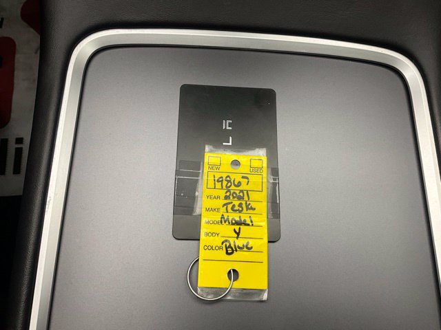 Used 2021 Tesla Model Y Long Range AWD/4WD image 29