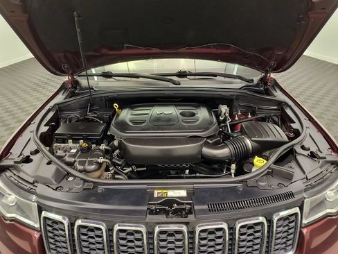 Used 2018 Jeep Grand Cherokee Limited AWD/4WD image 30