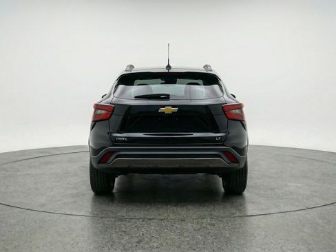 Used 2025 Chevrolet Trax LT image 7