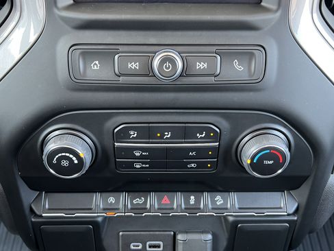 Used 2022 Chevrolet Silverado 1500 Custom Trail Boss image 29