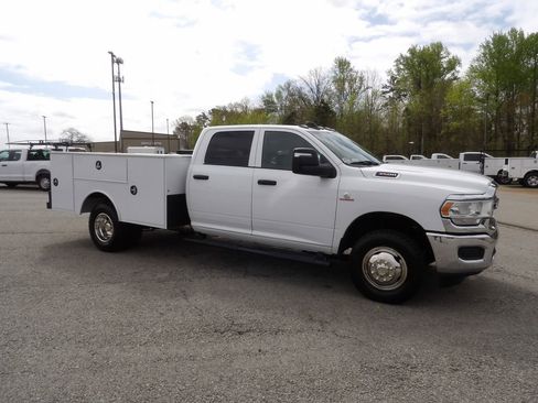 Used 2024 RAM 3500 Tradesman w/ Chrome Appearance Group AWD/4WD image 10