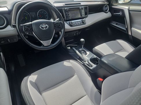 Used 2016 Toyota RAV4 XLE AWD/4WD image 3