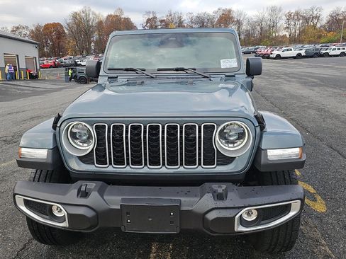 Used 2025 Jeep Wrangler Unlimited Sahara w/ Safety Group image 3
