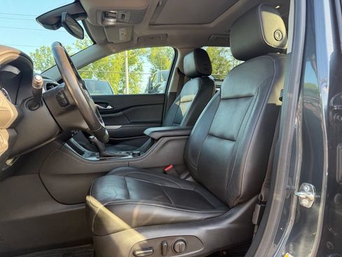 Used 2019 GMC Acadia SLT w/ LPO, Cargo Package AWD/4WD image 14