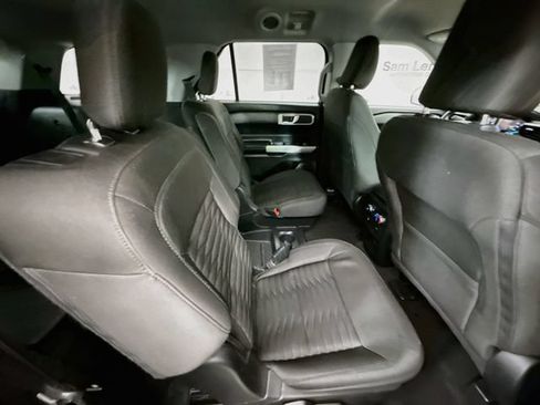 Used 2021 Ford Explorer XLT w/ Class III Trailer Tow Package AWD/4WD image 27