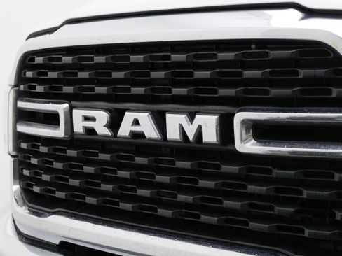 Used 2024 RAM 2500 Big Horn w/ Off Road Package AWD/4WD image 5