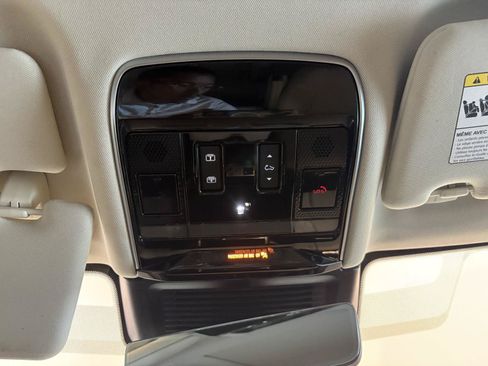 Used 2023 Land Rover Range Rover Long Wheelbase SE AWD/4WD image 26