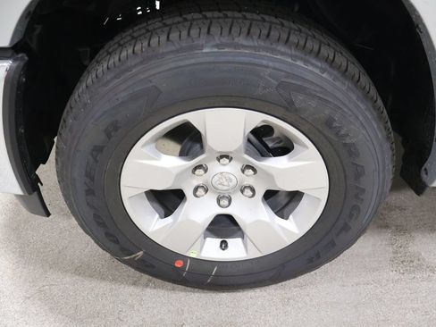 New 2026 RAM 1500 4x4 Crew Cab image 7