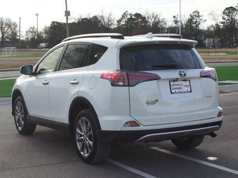 Used 2018 Toyota RAV4 Limited image 16