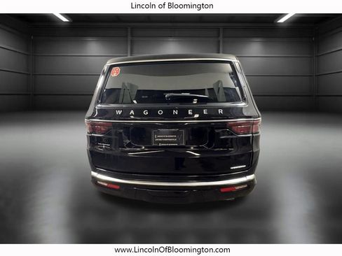 Used 2024 Jeep Wagoneer L Series II w/ Flexible Seating Group image 6