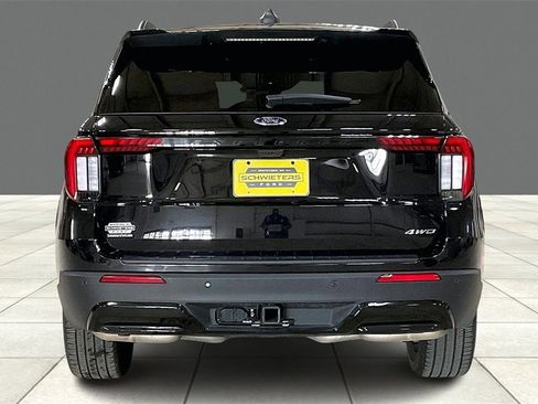 Certified 2025 Ford Explorer ST-Line w/ ST-Line Street Pack image 4