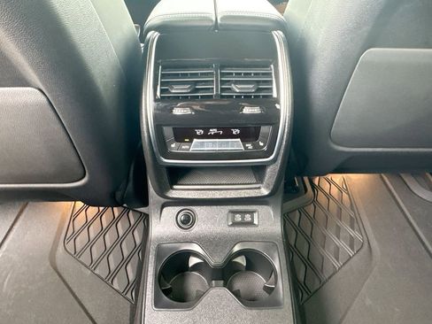 Used 2025 BMW X7 M60i image 22