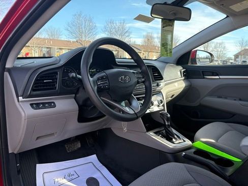 Used 2019 Hyundai Elantra SEL image 9