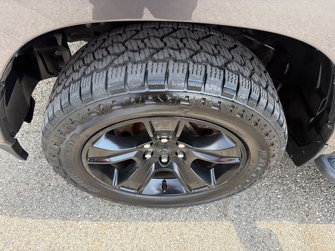 Used 2022 RAM 1500 Big Horn AWD/4WD image 9