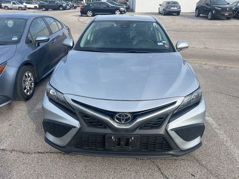 Used 2023 Toyota Camry SE FWD image 2