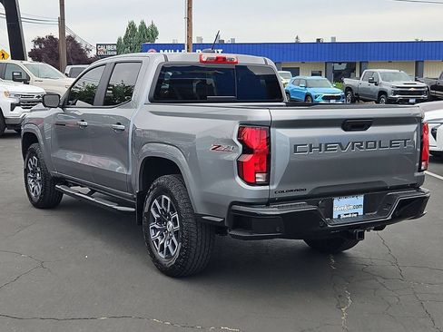 Used 2026 Chevrolet Colorado Z71 w/ Technology Package AWD/4WD image 4