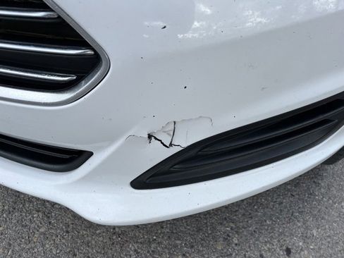 Used 2018 Ford Fiesta SE image 4