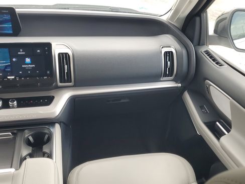 New 2026 Ford Expedition Active image 15