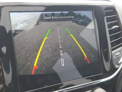 Used 2019 Jeep Grand Cherokee Altitude AWD/4WD image 18