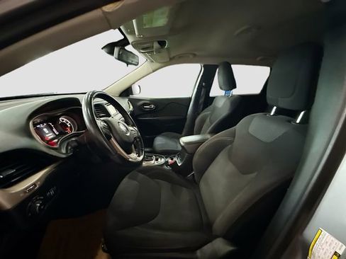 Used 2016 Jeep Cherokee Latitude image 18