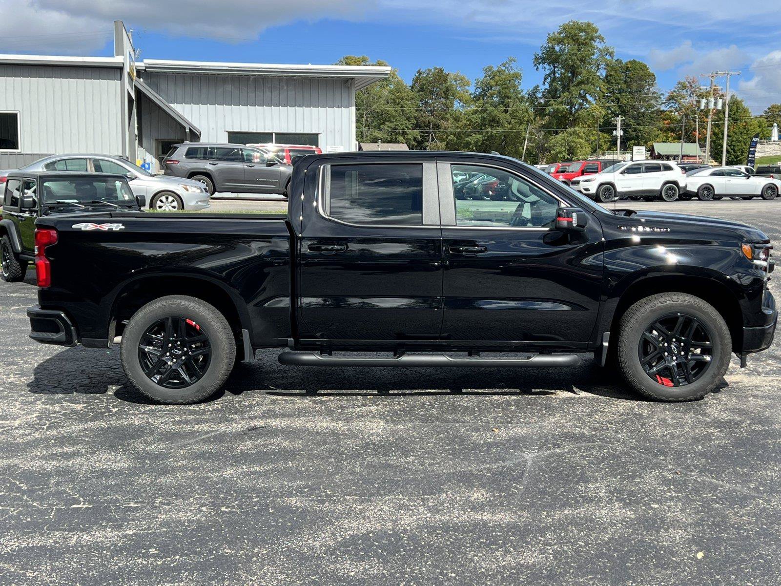 Used 2025 Chevrolet Silverado 1500 RST w/ Redline Edition AWD/4WD image 41
